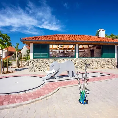 Appartement Birdie With Private Pool And Mini Golf Gata
