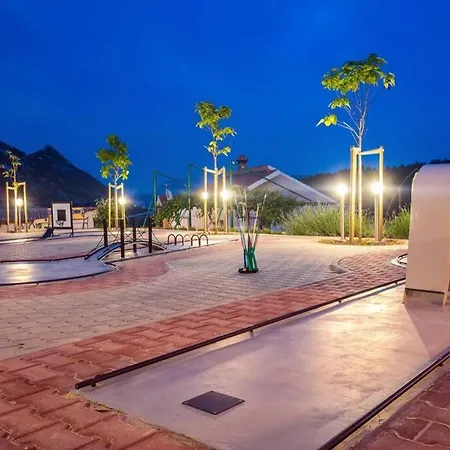 Birdie With Private Pool And Mini Golf *